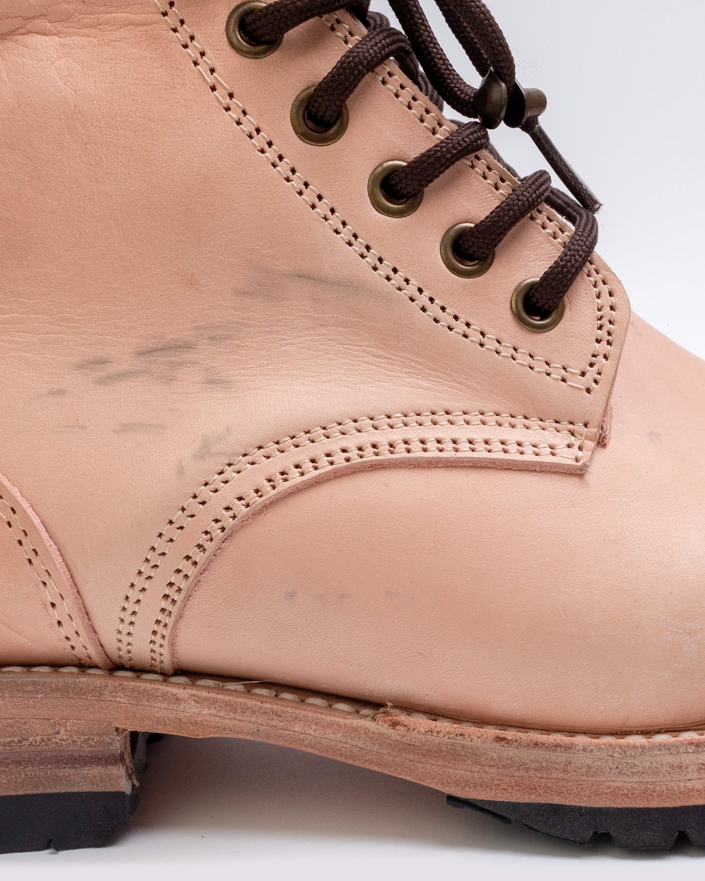 Service boots D-25