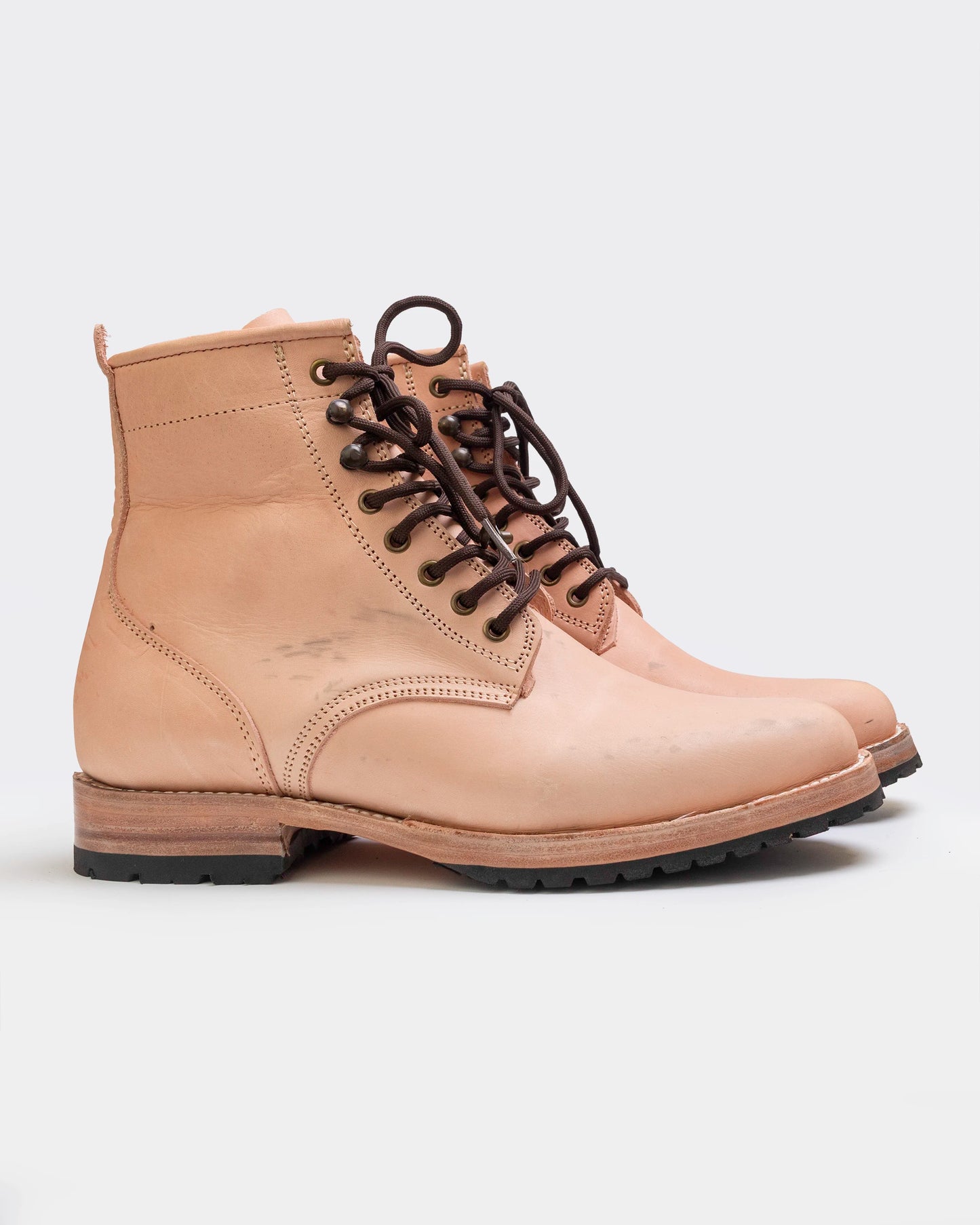 Service boots D-25